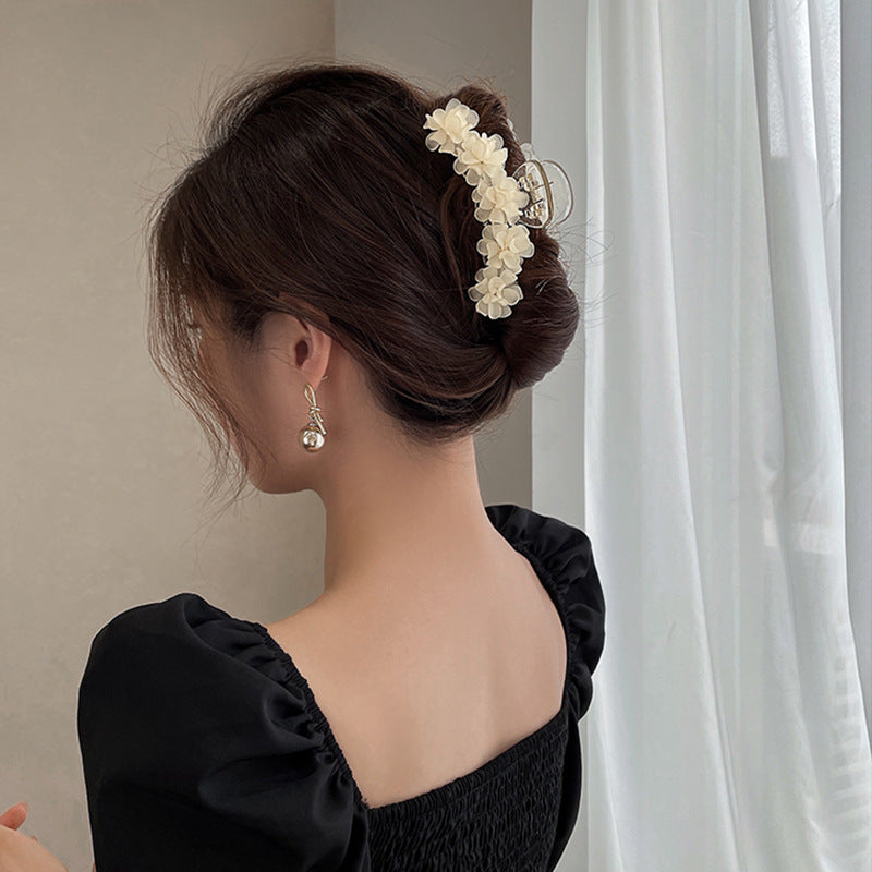 Wholesale Handwoven Flower Acrylic Hair Clips